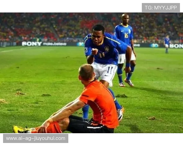 解析足球比赛中球员假摔倒地动作细节与夸张表现特点探秘深度剖析